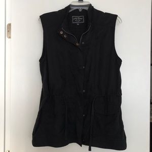 Lucky Brand lightweight black vest/jacket in excellent condition. Size M